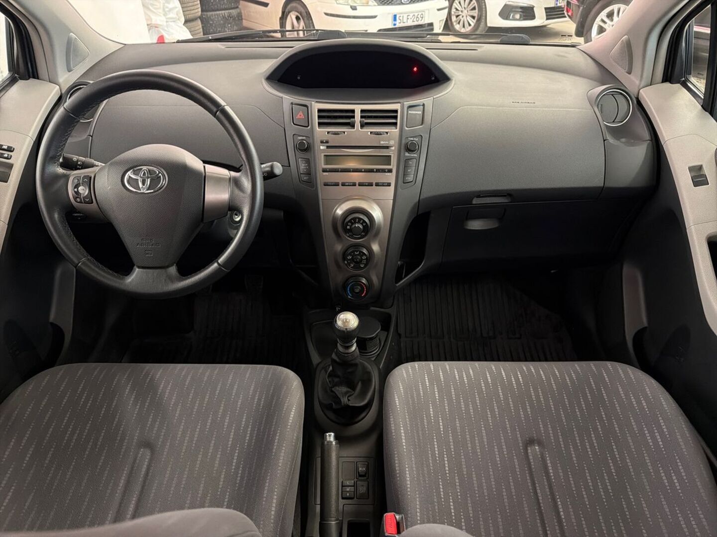 TOYOTA Yaris 2009