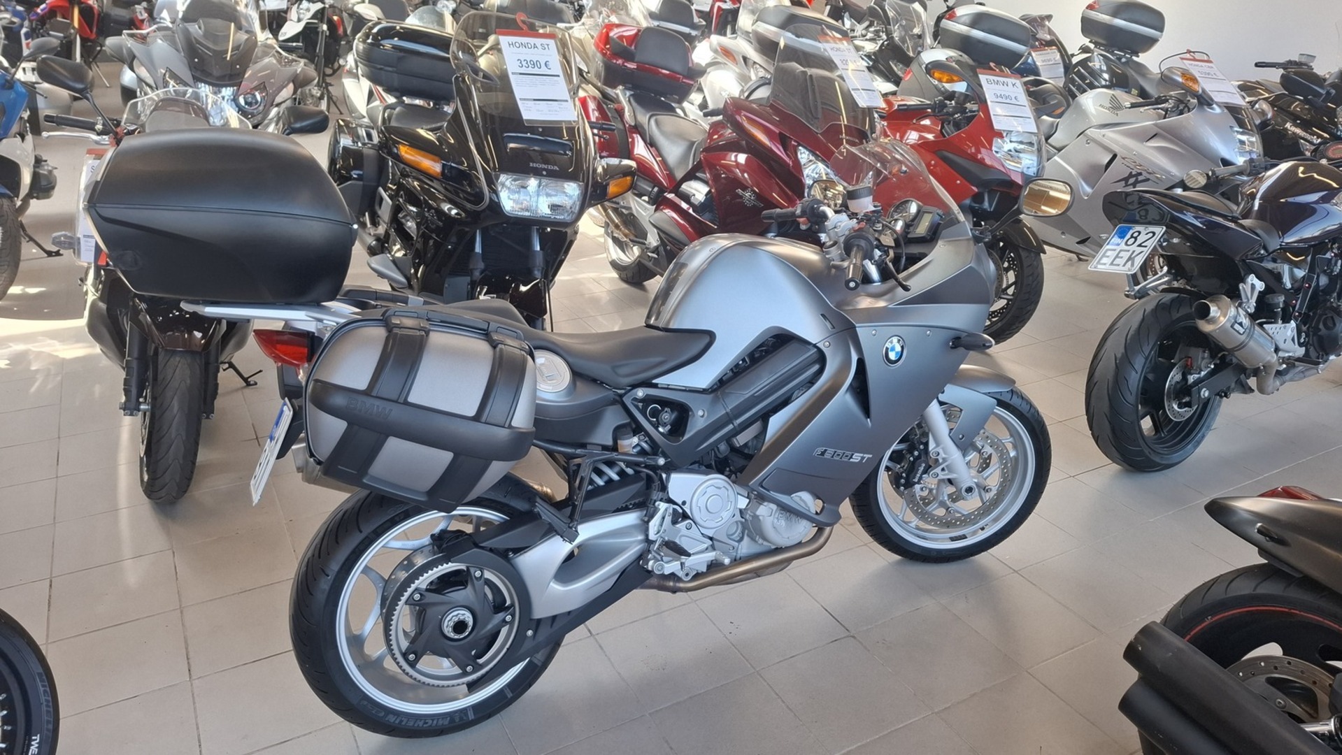 BMW F 2008
