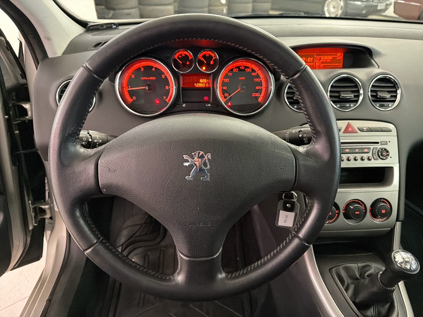 PEUGEOT 308 2009