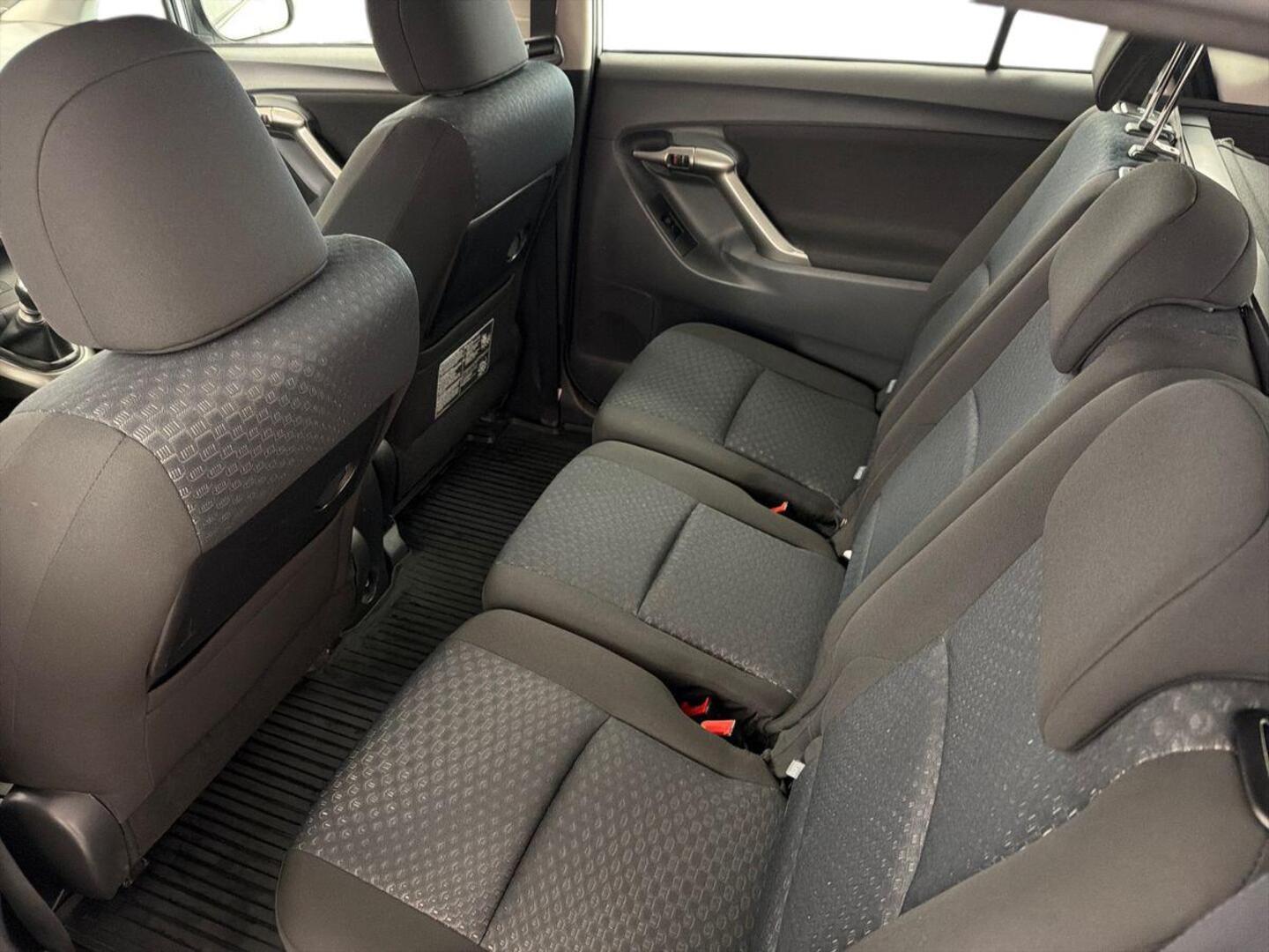 TOYOTA Verso 2010