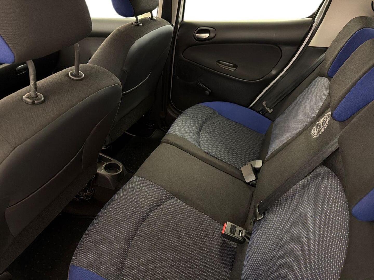 PEUGEOT 206+ 2012