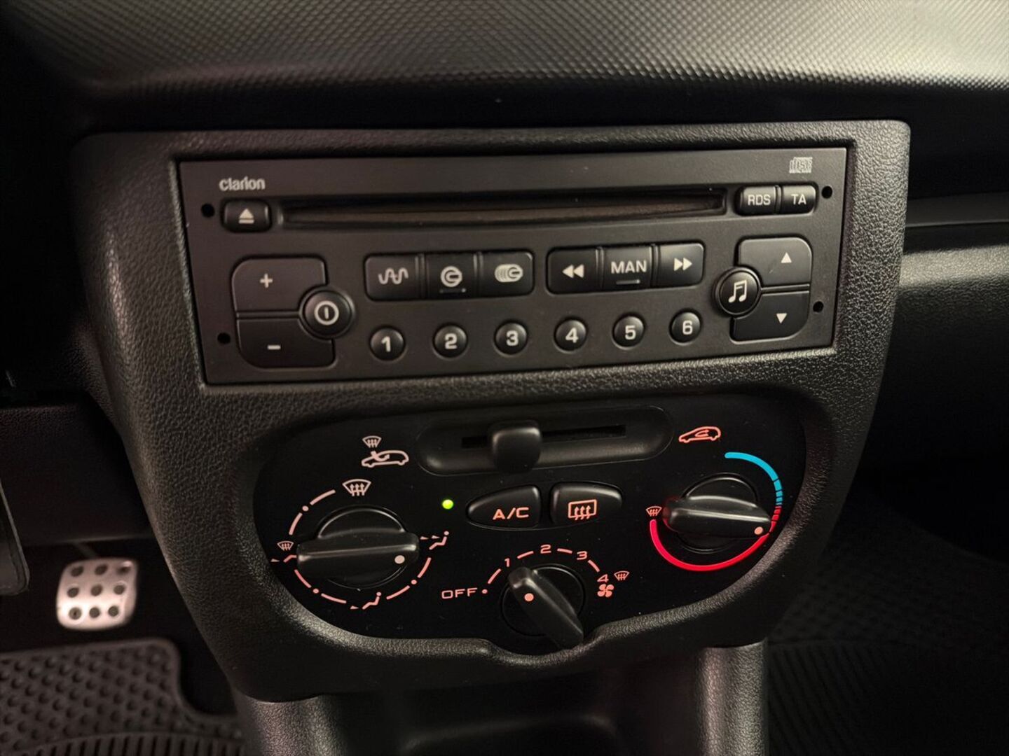 PEUGEOT 206+ 2012