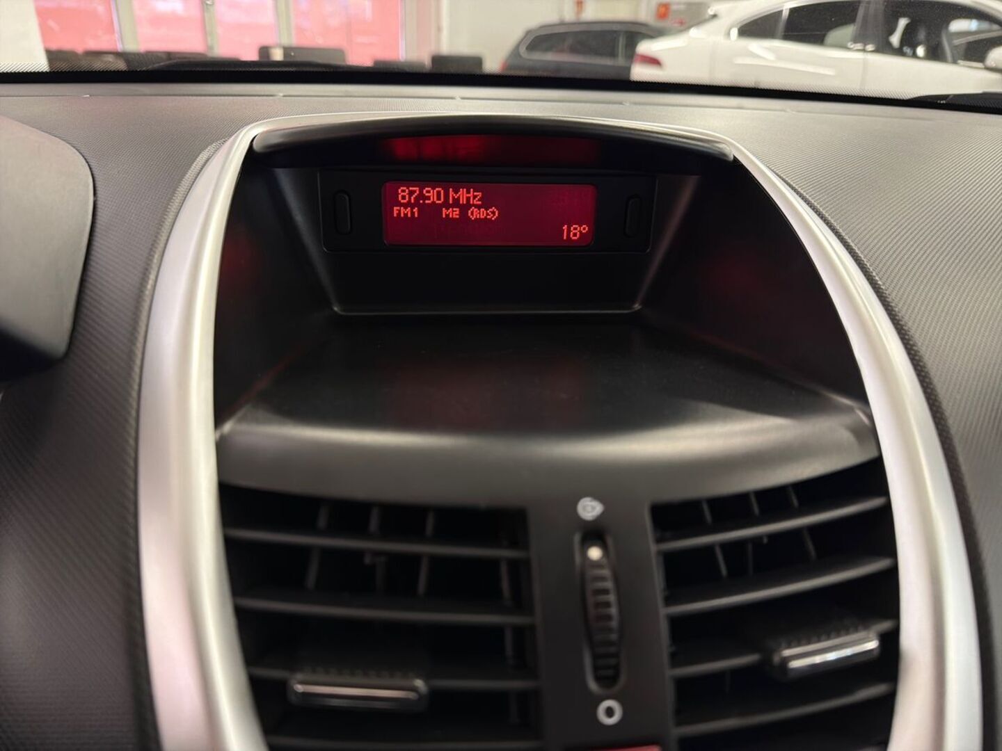 PEUGEOT 206+ 2012