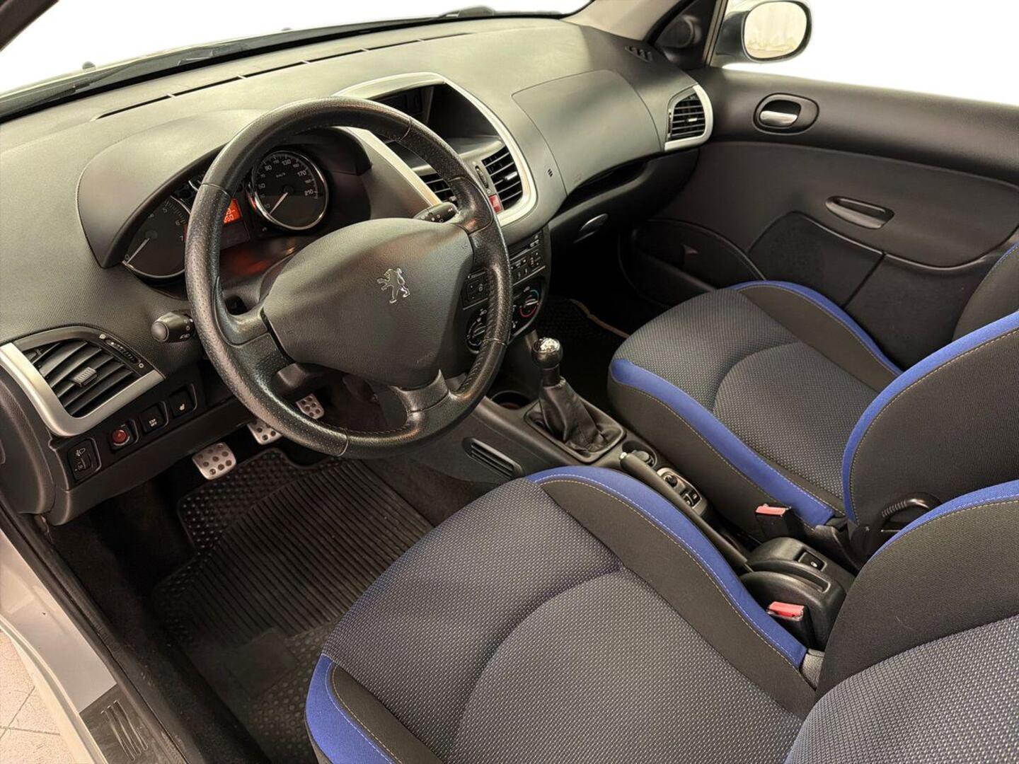PEUGEOT 206+ 2012