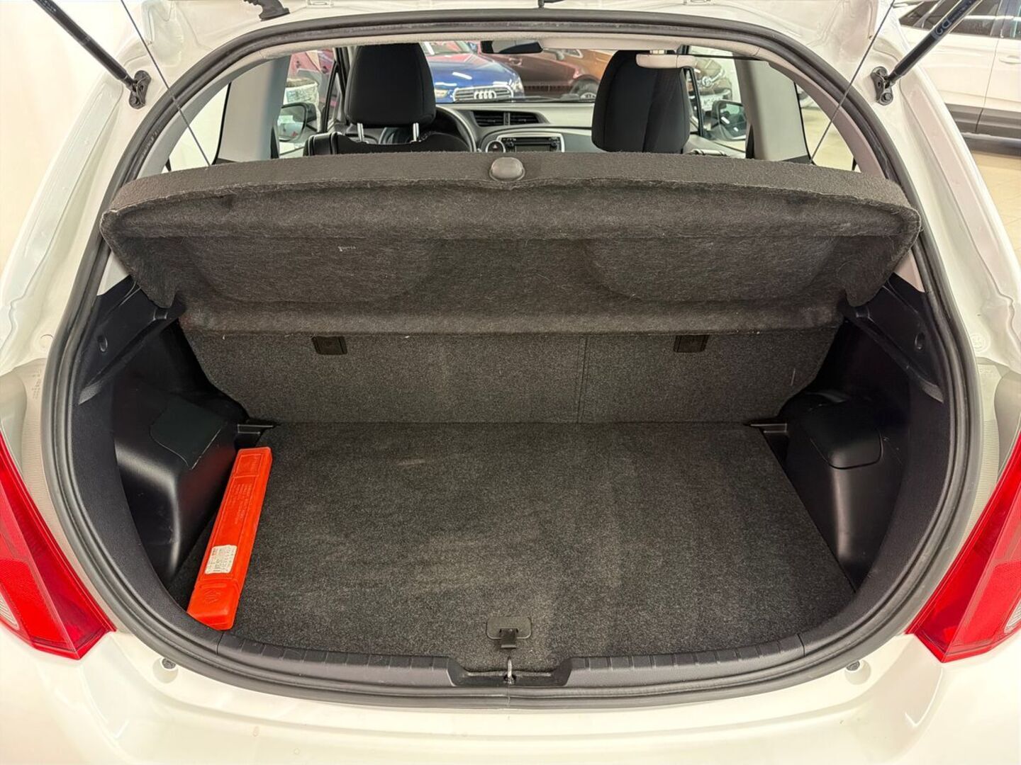 TOYOTA Yaris 2014