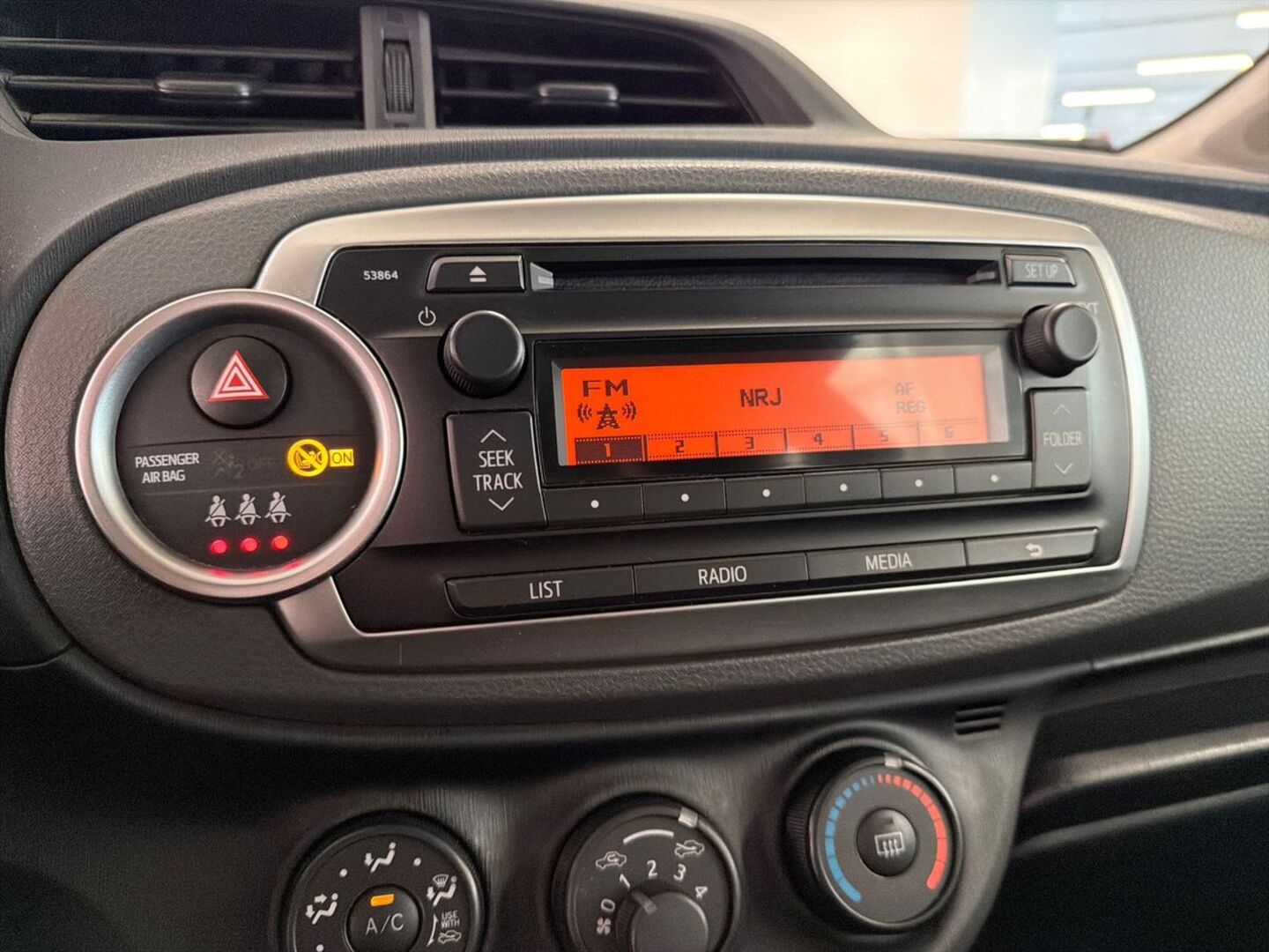 TOYOTA Yaris 2014
