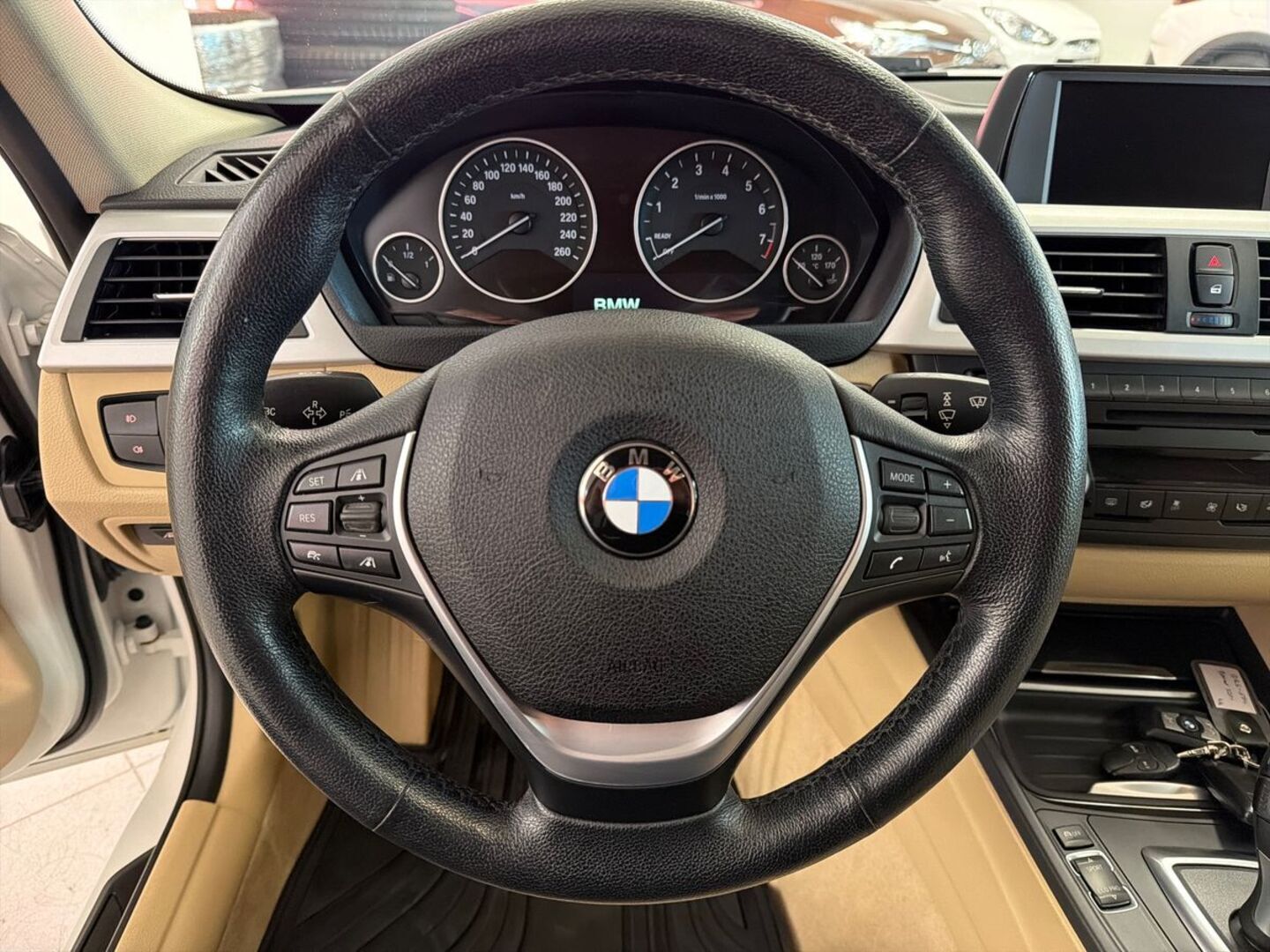 BMW 320 19