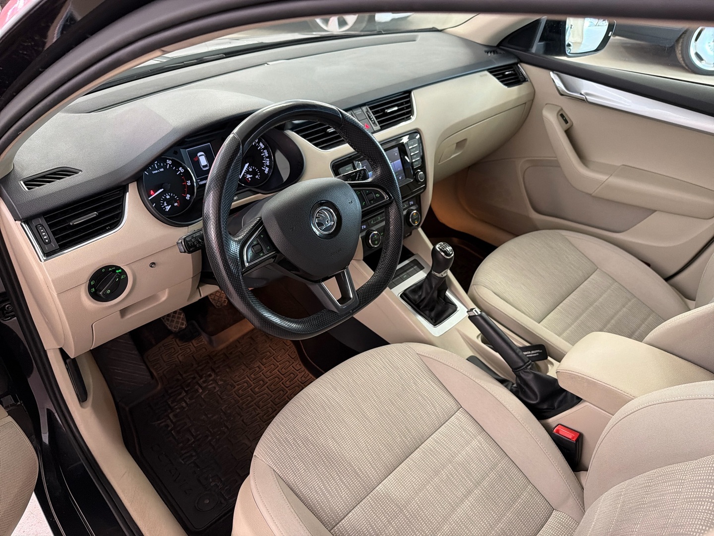 SKODA Octavia 2015