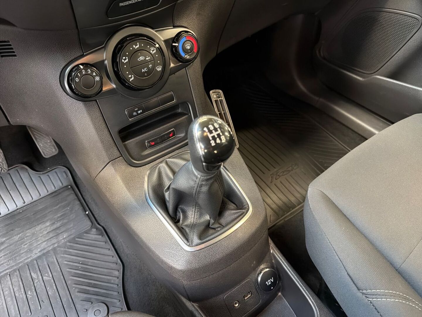 FORD Fiesta 2015