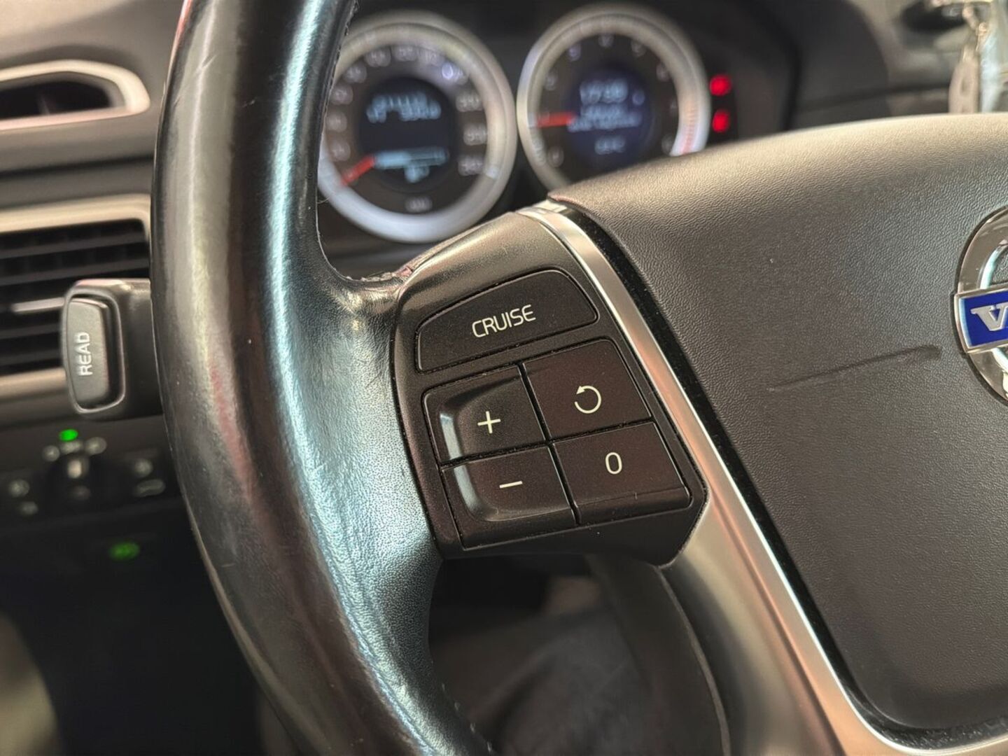VOLVO S80 2012