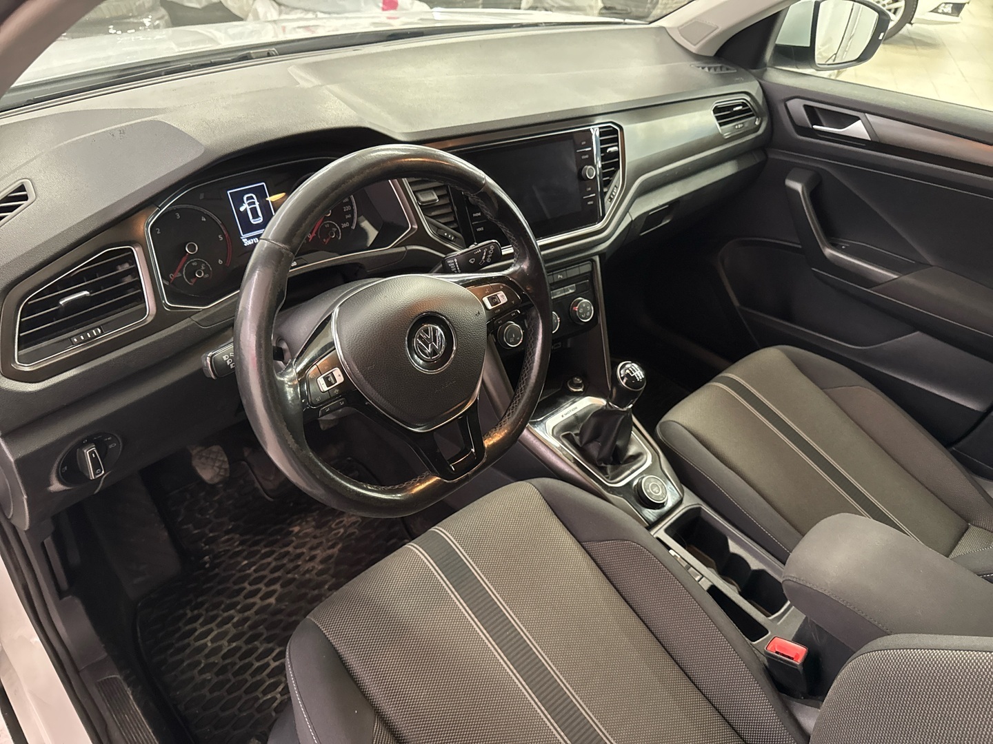 VOLKSWAGEN T-Roc 2019