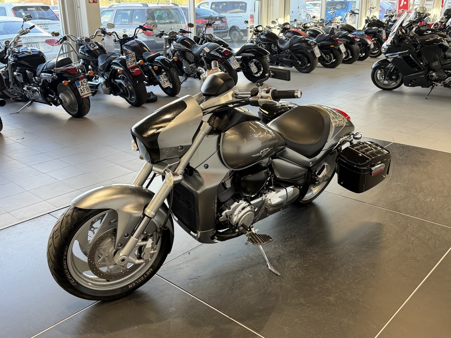 SUZUKI INTRUDER 2008