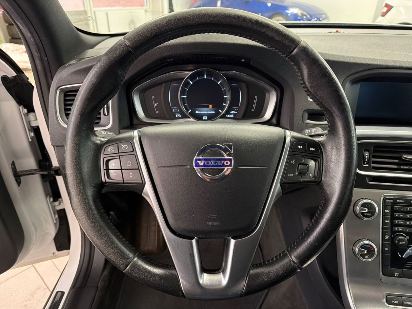 VOLVO V60 2017