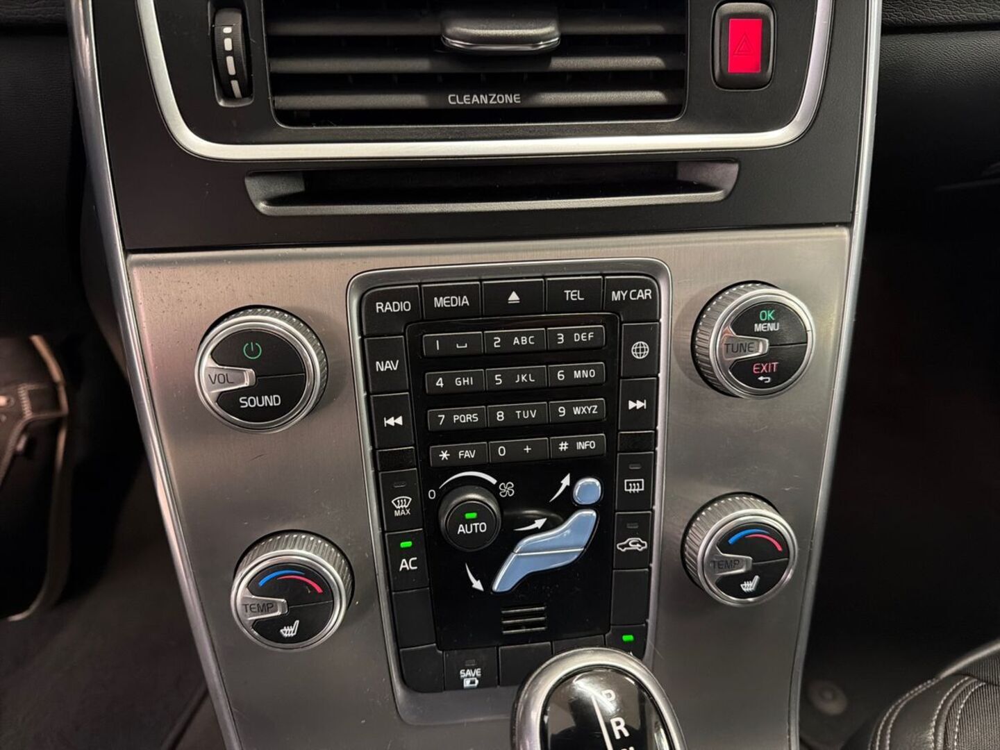 VOLVO V60 2017