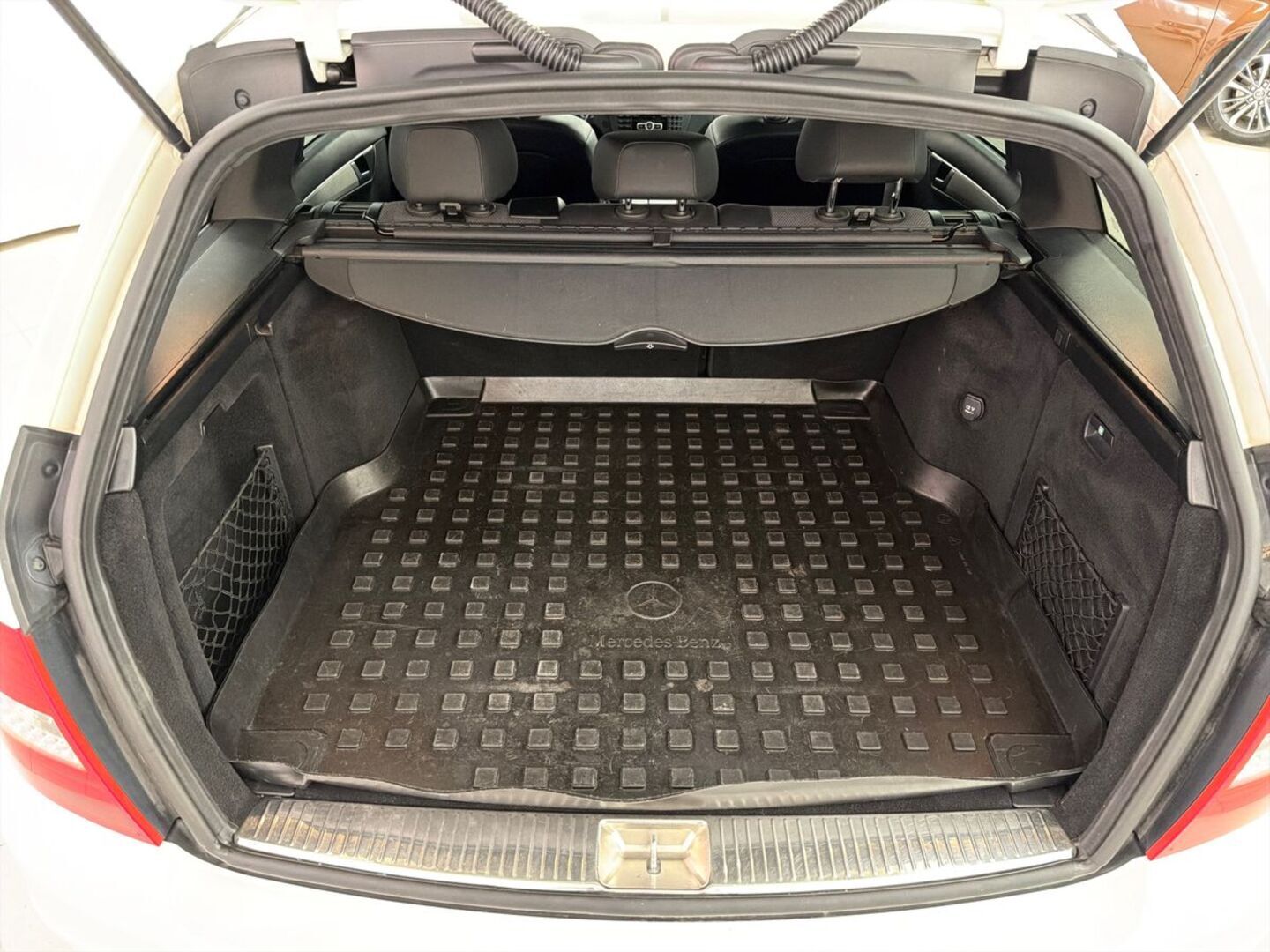 MERCEDES-BENZ C 2011