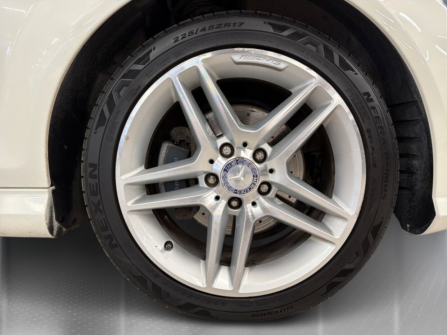 MERCEDES-BENZ C 2011