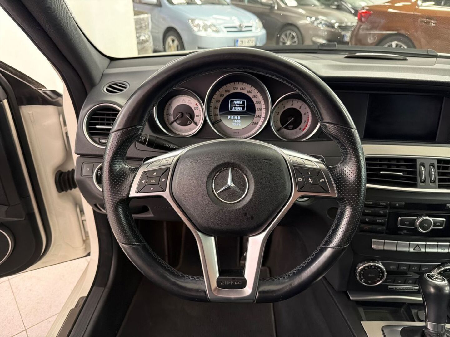 MERCEDES-BENZ C 2011