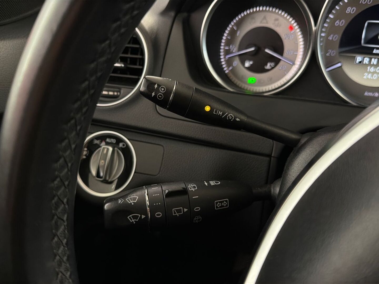 MERCEDES-BENZ C 2011