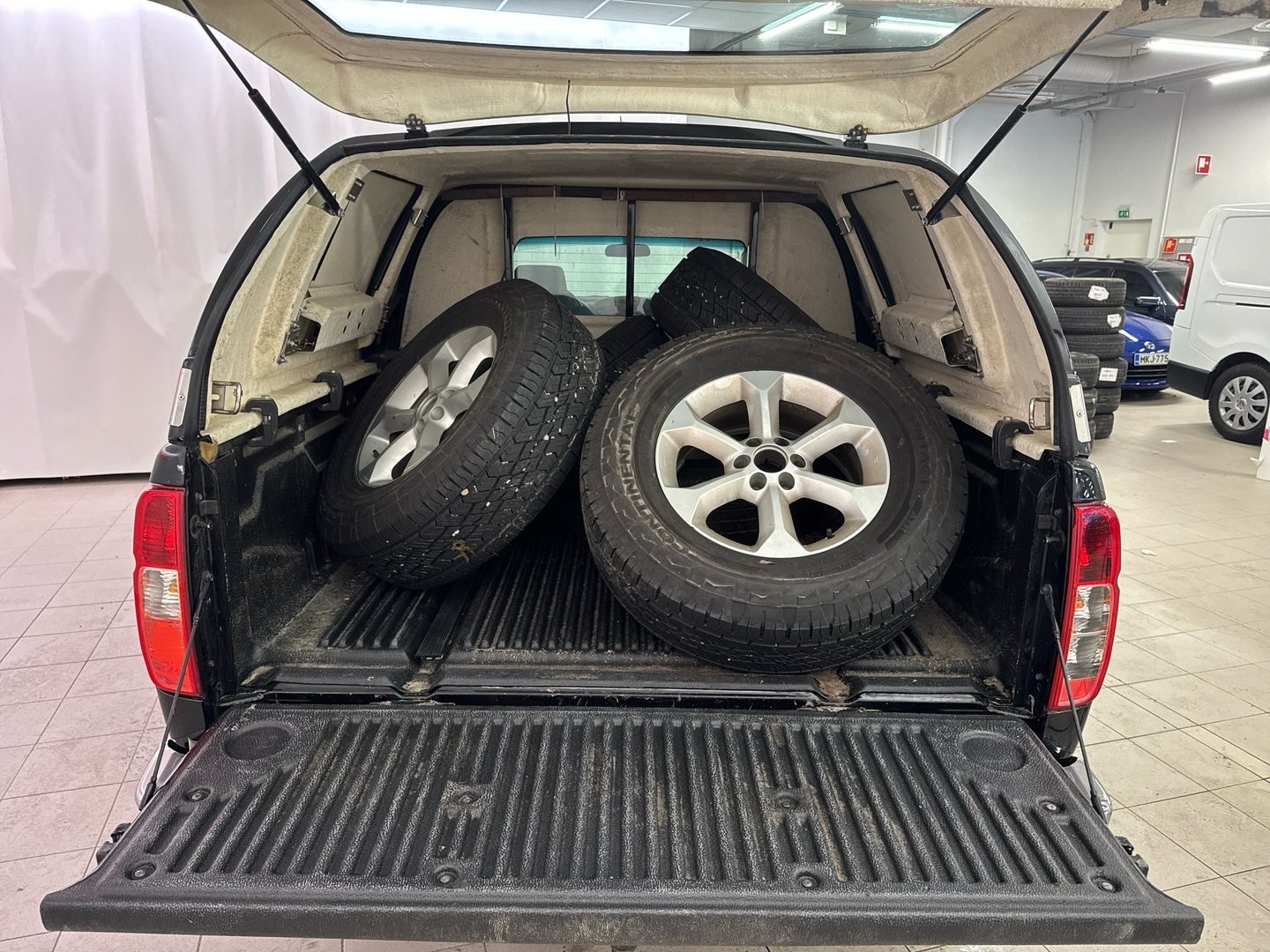 NISSAN Navara 2012