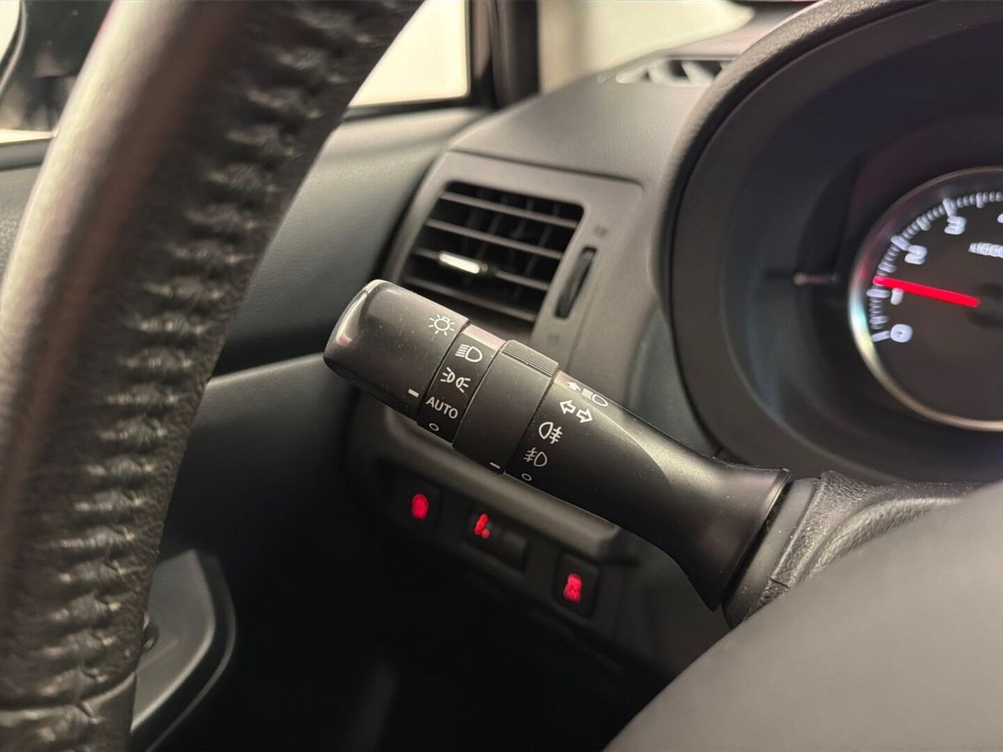 SUBARU XV 2012