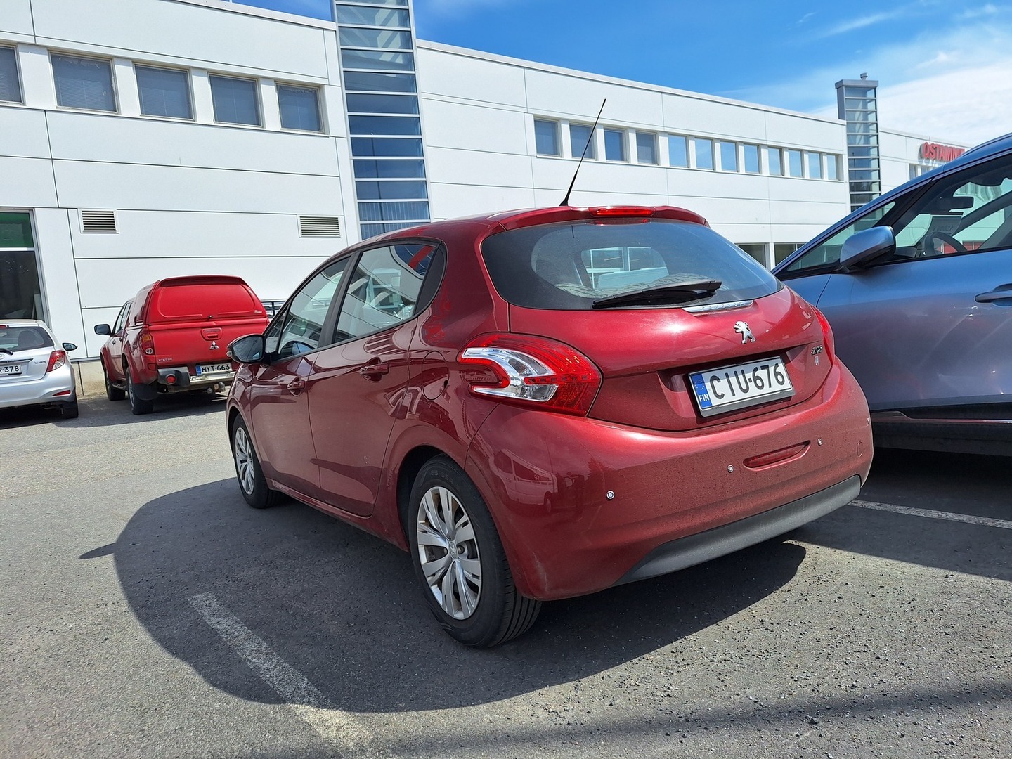 PEUGEOT 208 2012