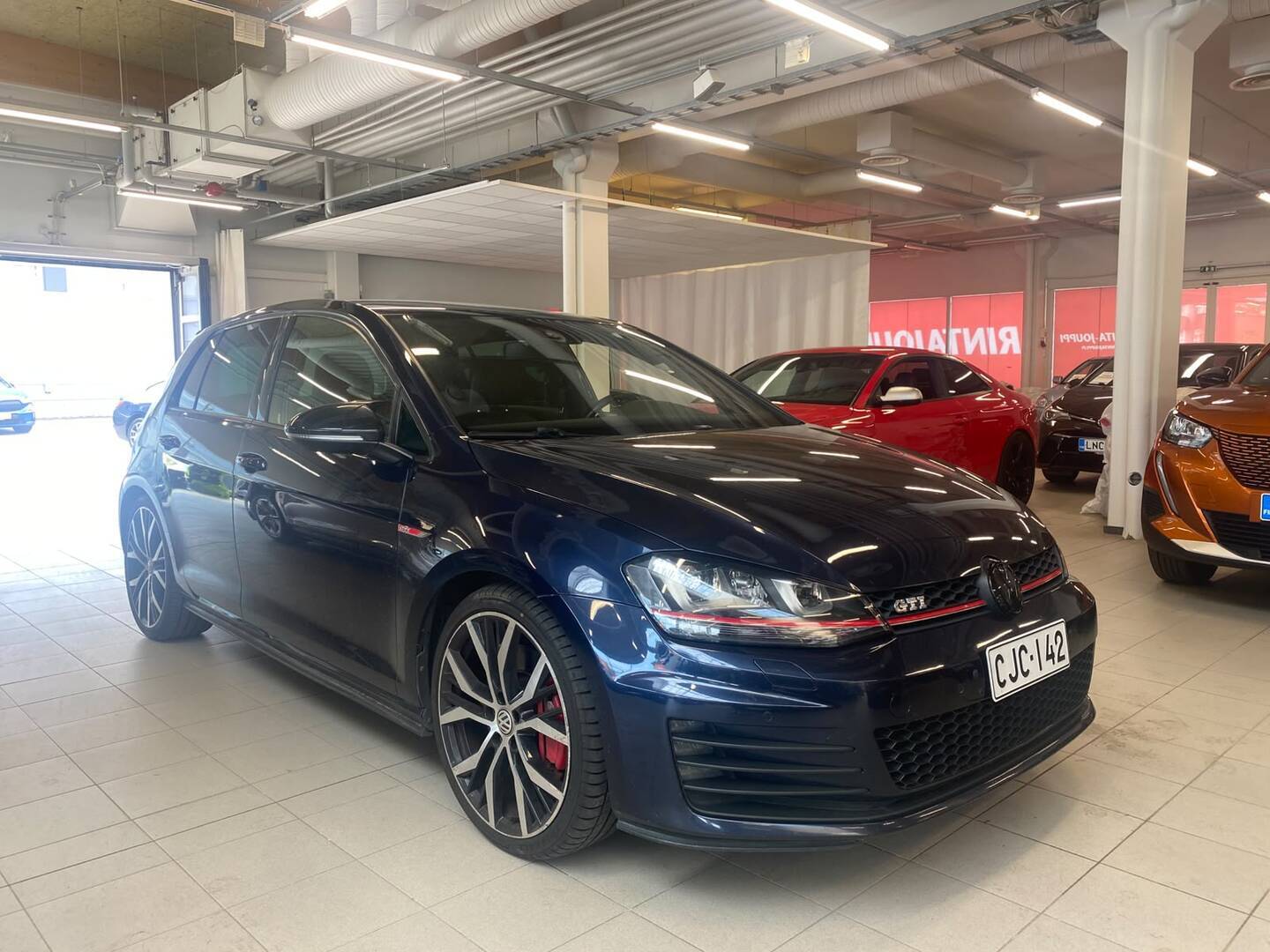 VOLKSWAGEN Golf 2013