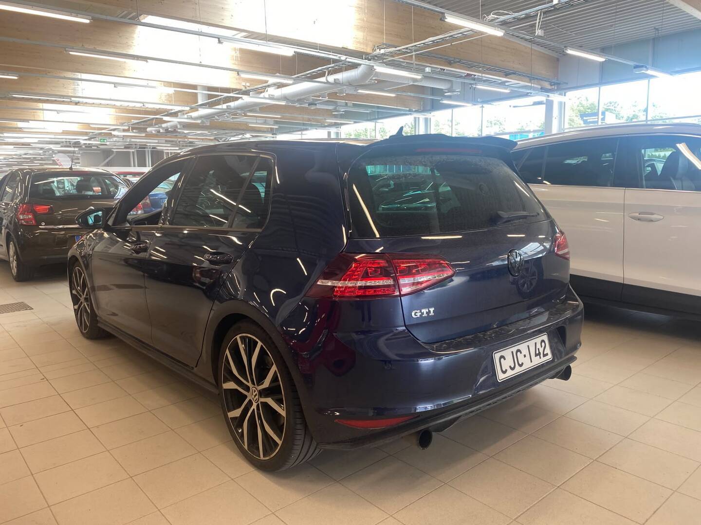 VOLKSWAGEN Golf 2013