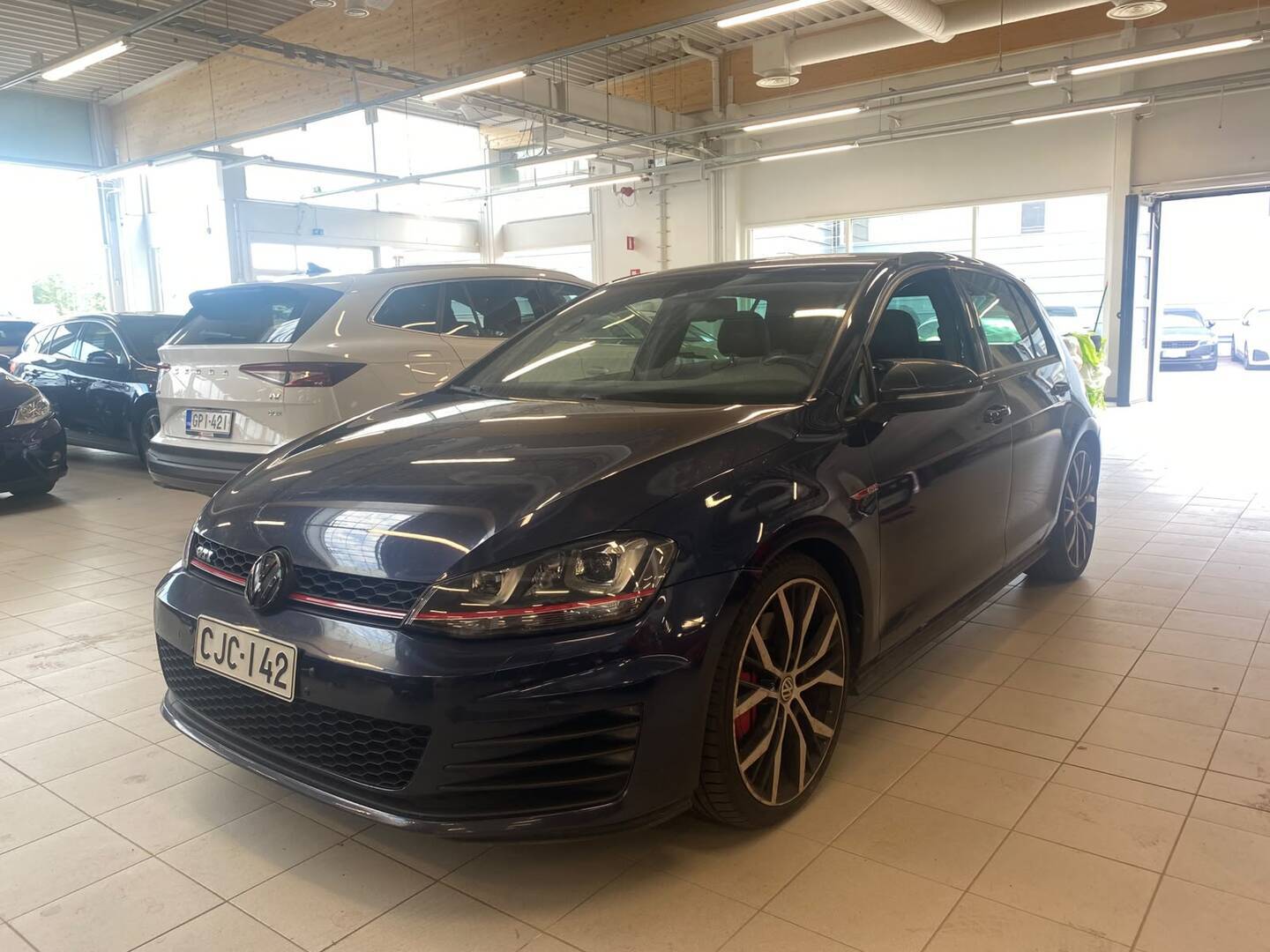VOLKSWAGEN Golf 2013
