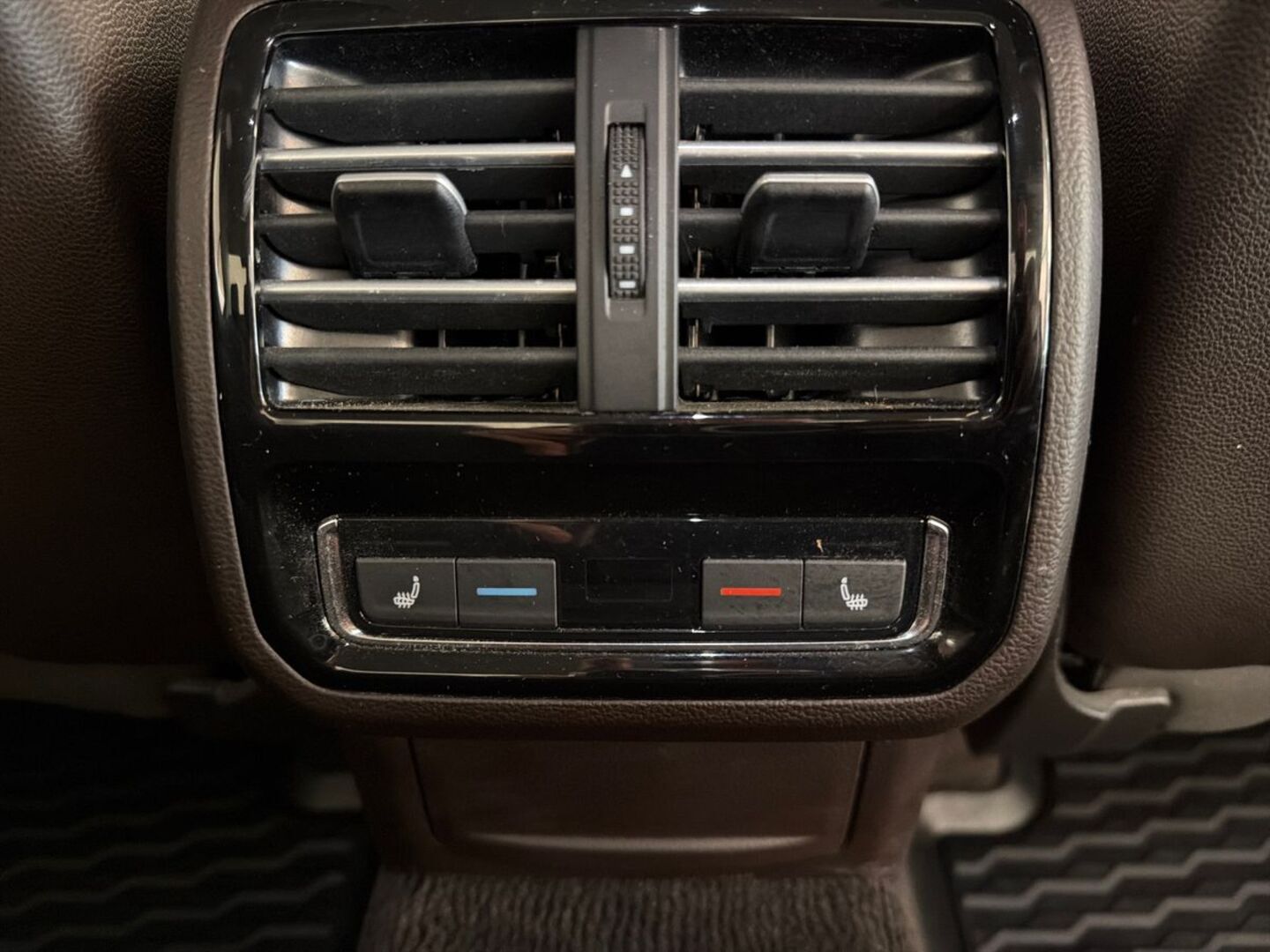 VOLKSWAGEN Passat 17