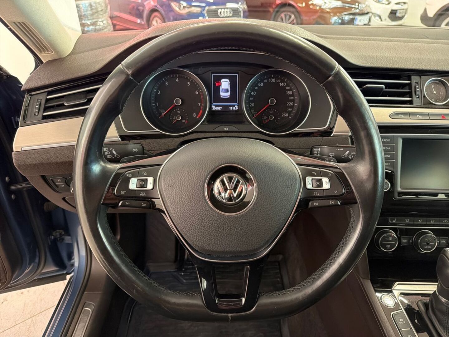 VOLKSWAGEN Passat 22
