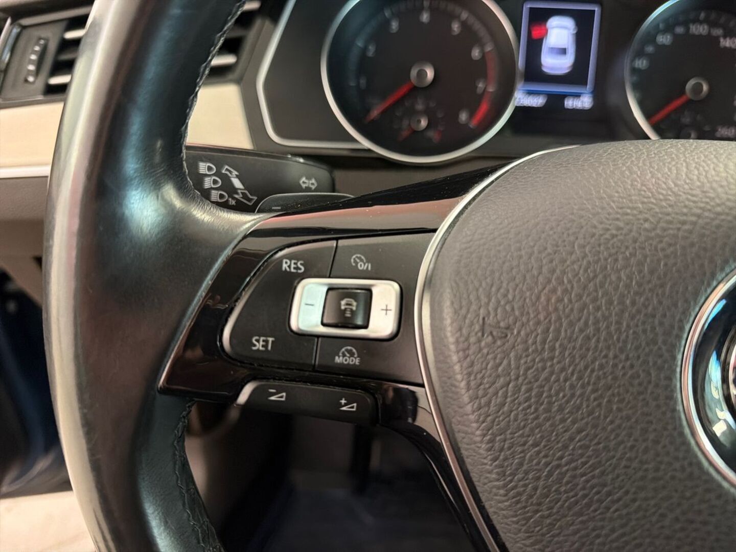 VOLKSWAGEN Passat 23