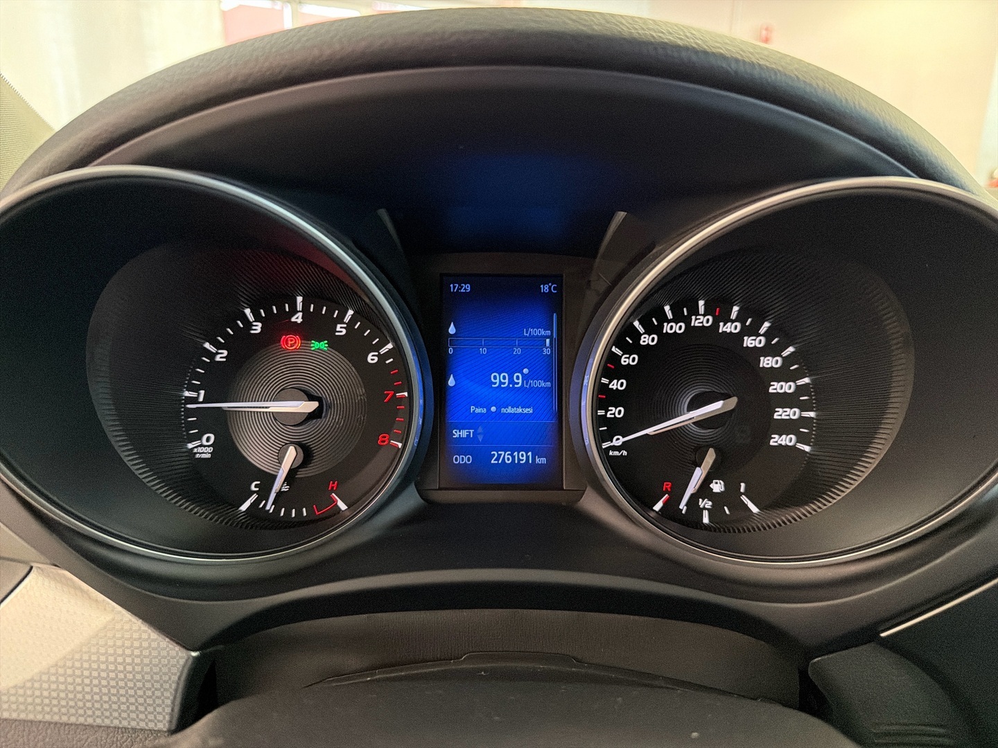 TOYOTA Avensis 2017