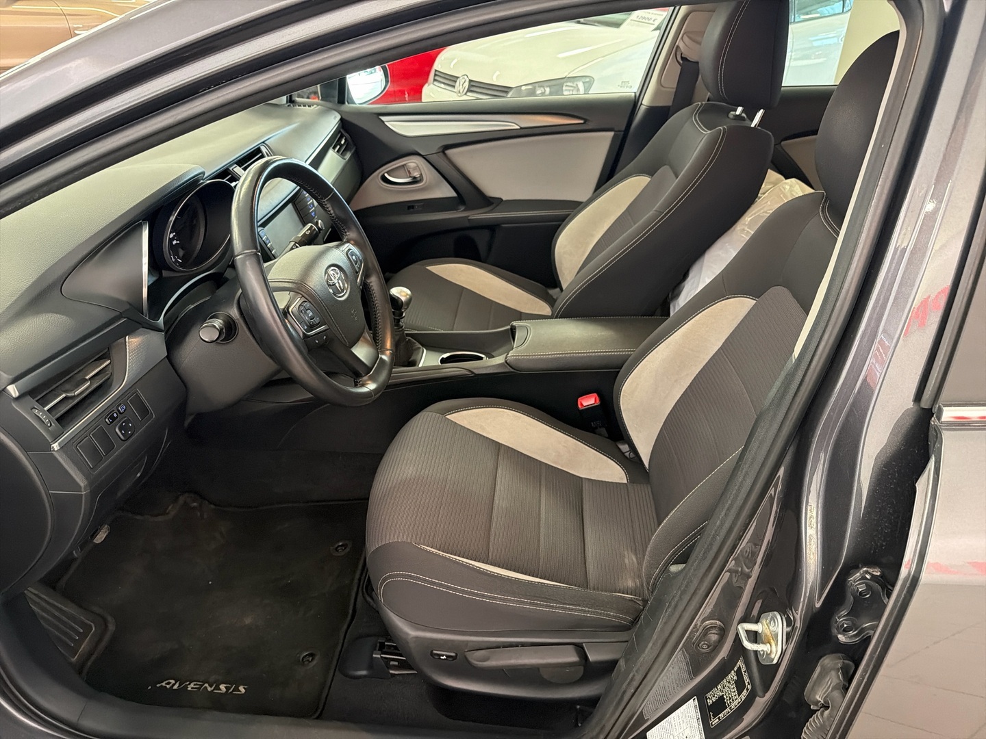 TOYOTA Avensis 2017