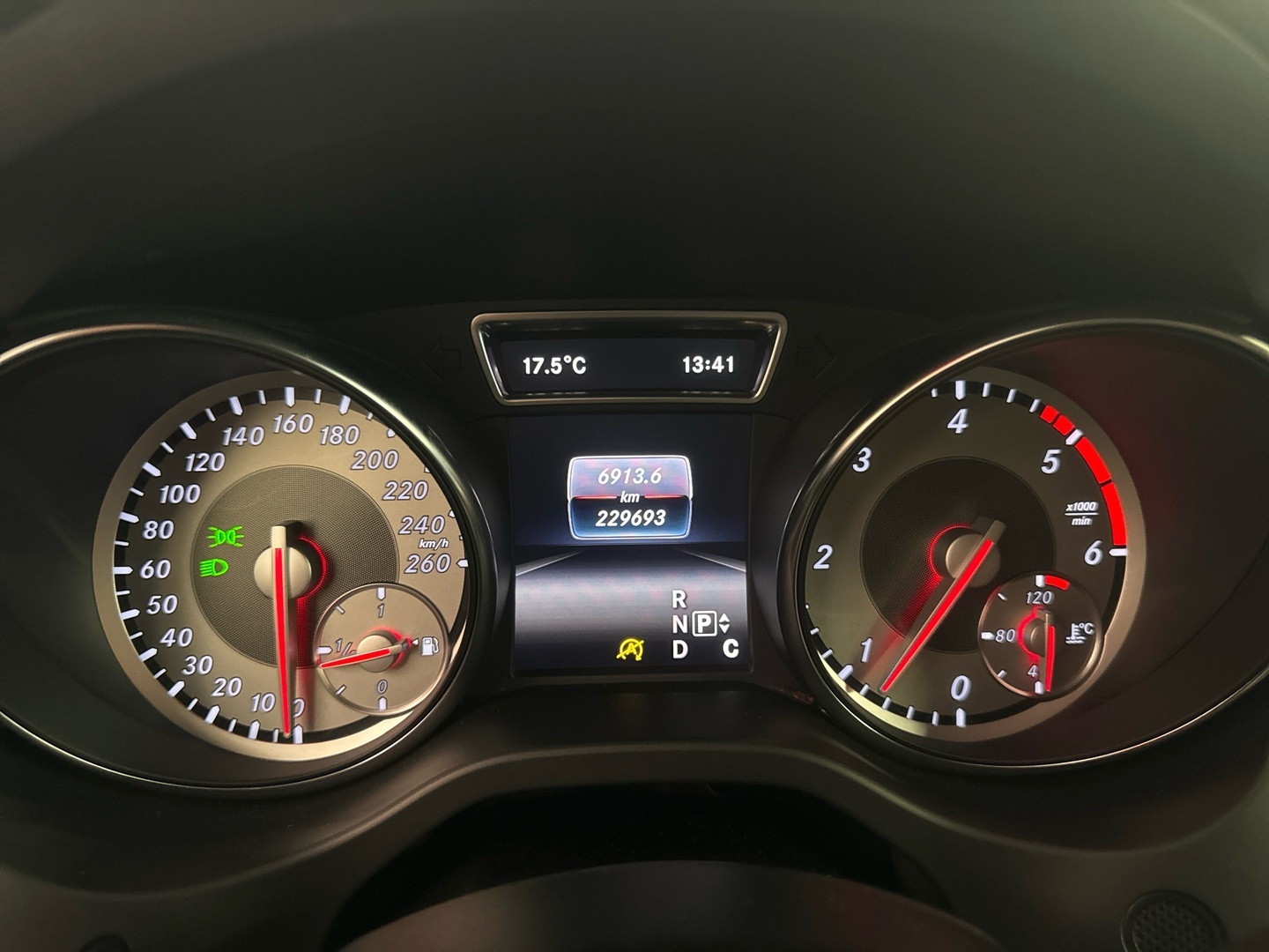 MERCEDES-BENZ CLA 2015