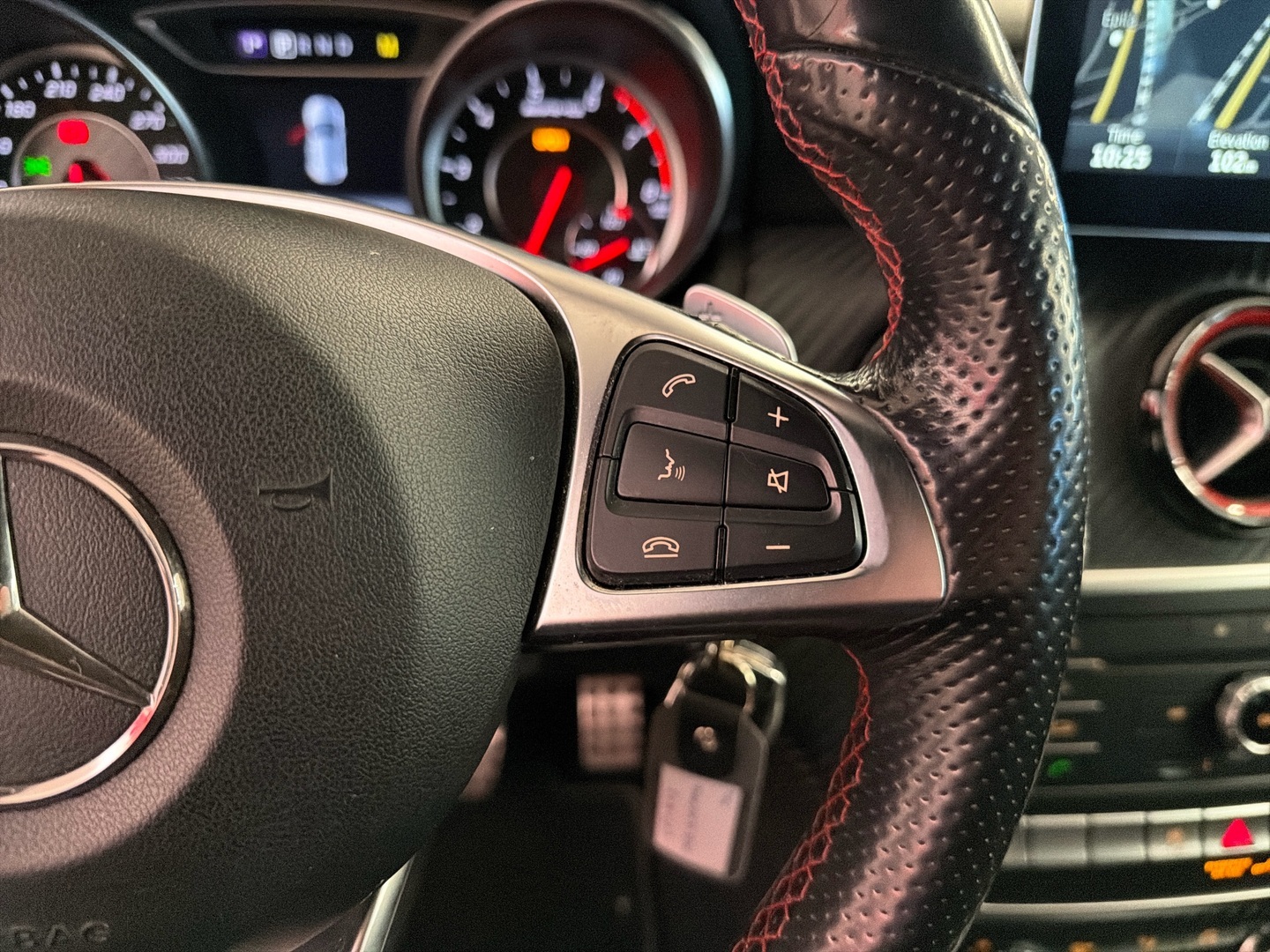 MERCEDES-BENZ A 2017