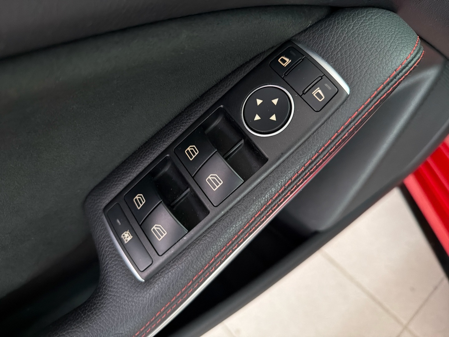 MERCEDES-BENZ A 2017