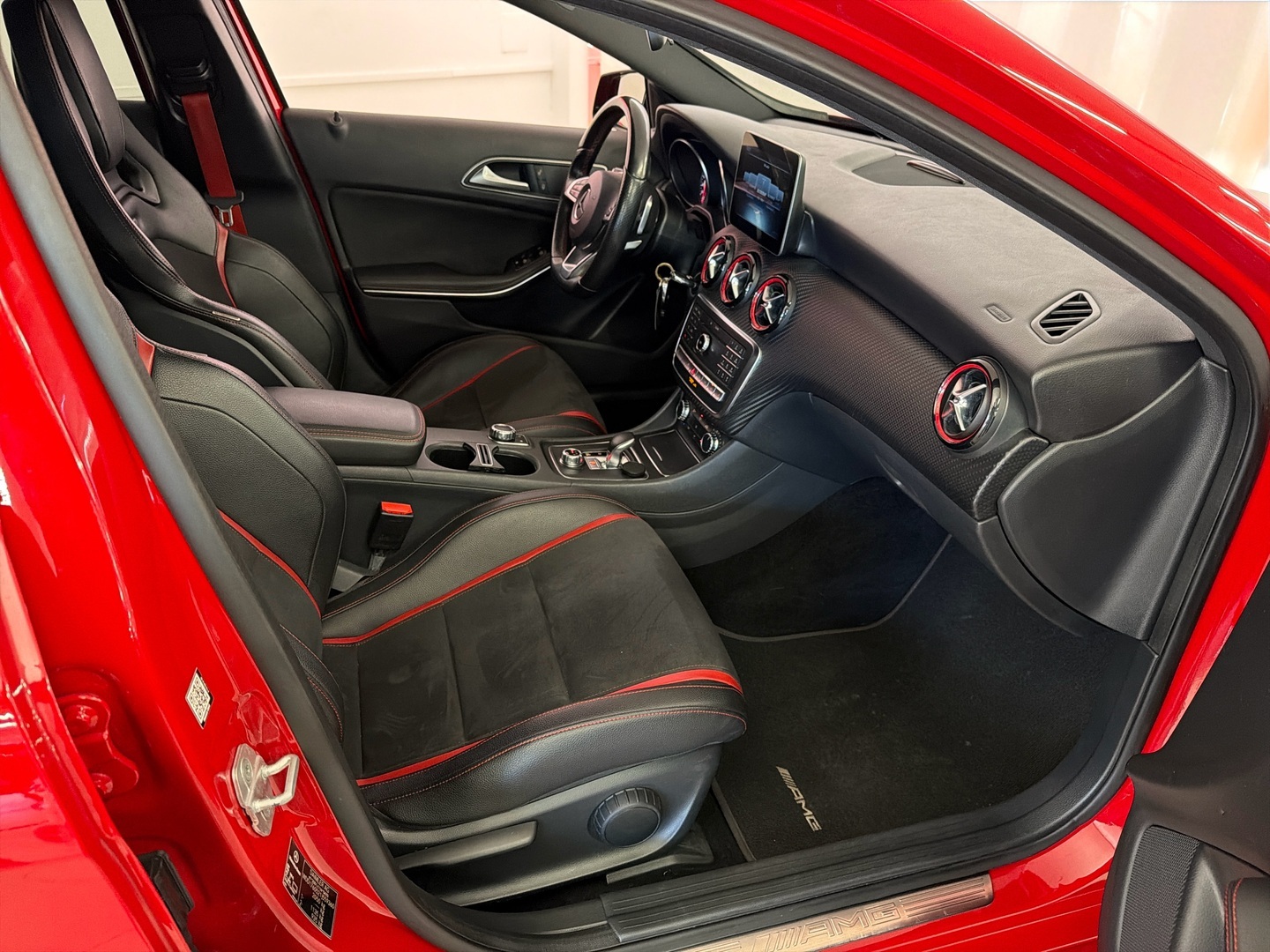 MERCEDES-BENZ A 2017