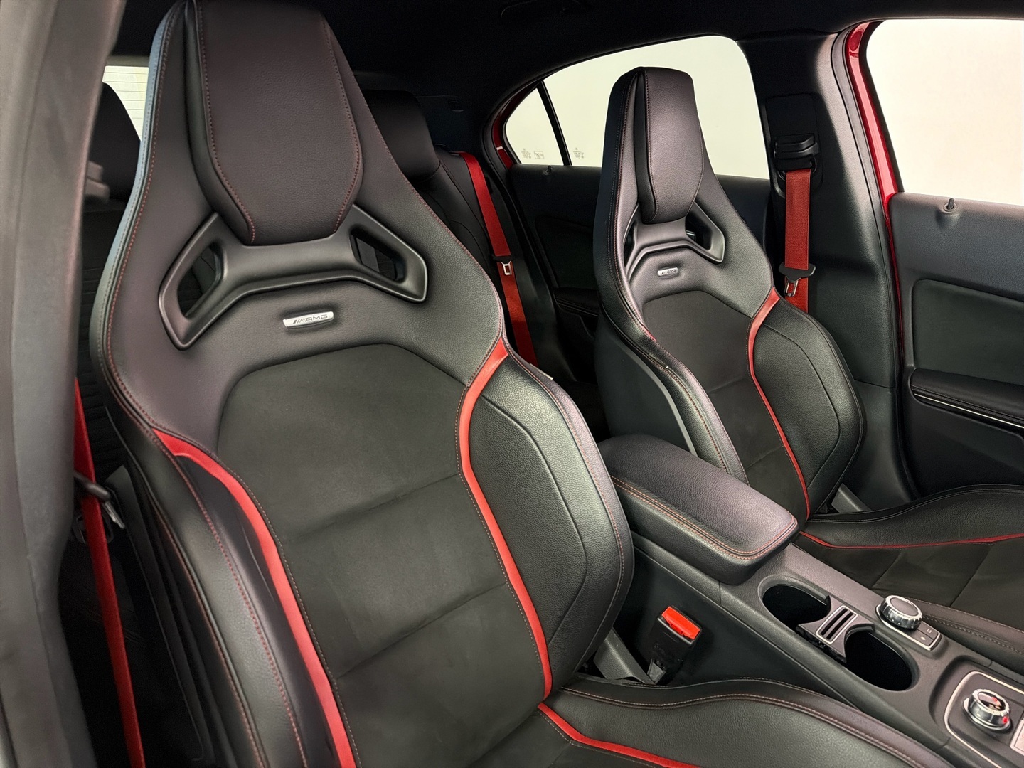 MERCEDES-BENZ A 2017