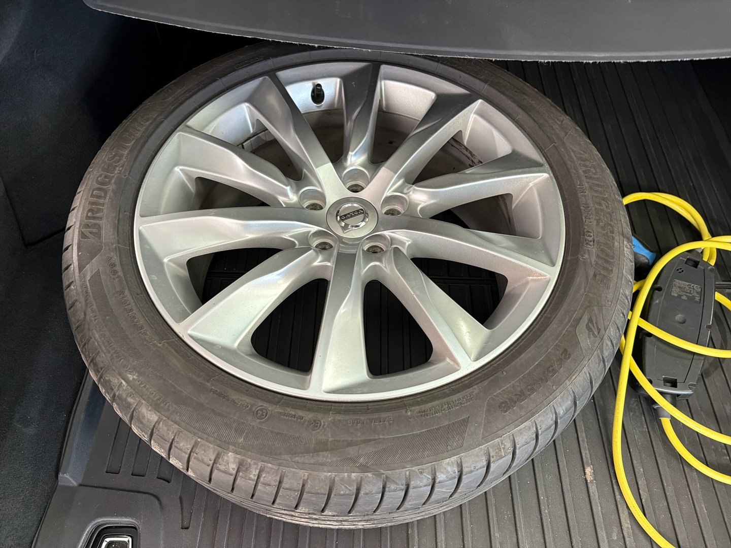 VOLVO V90 2020