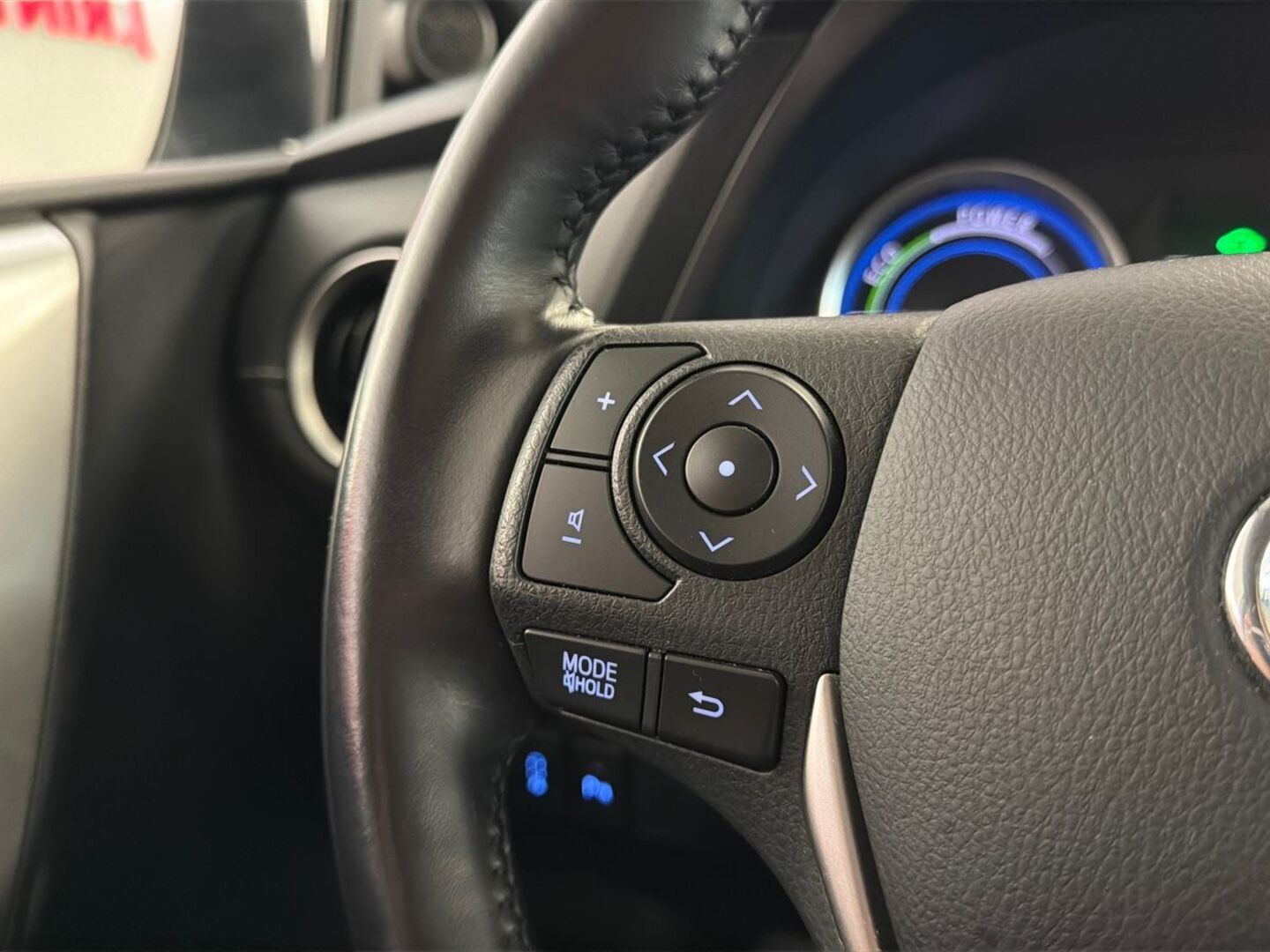 TOYOTA Auris 2015