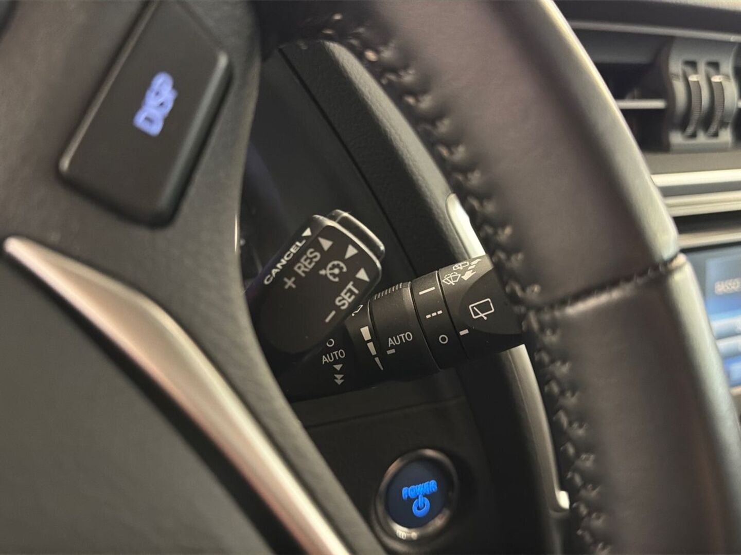 TOYOTA Auris 2015