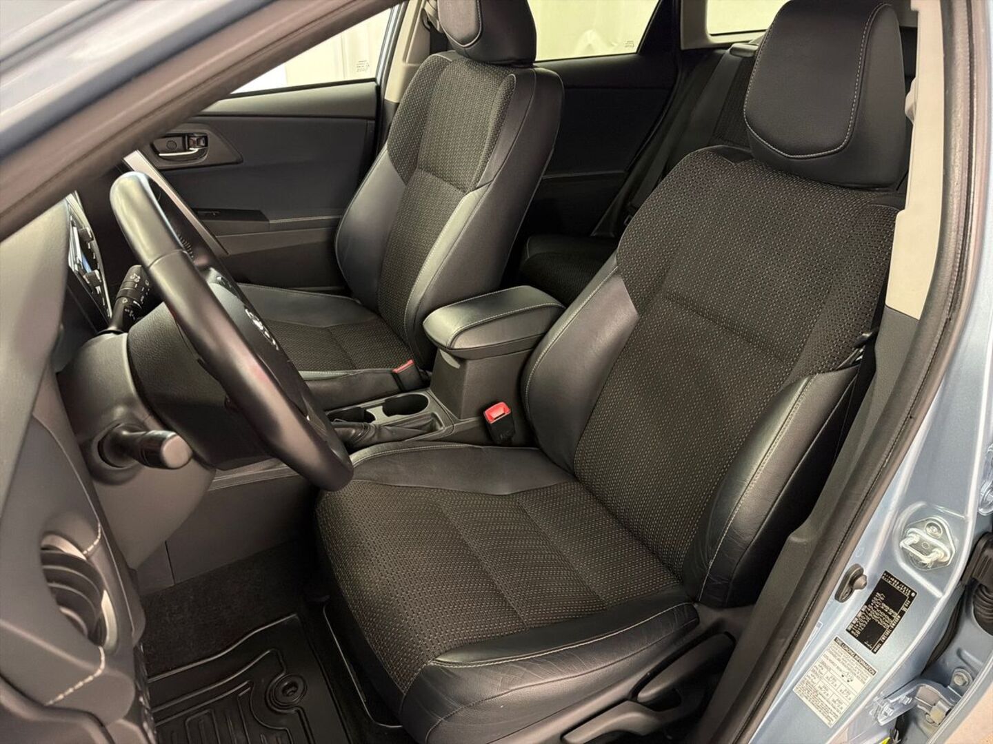TOYOTA Auris 2015