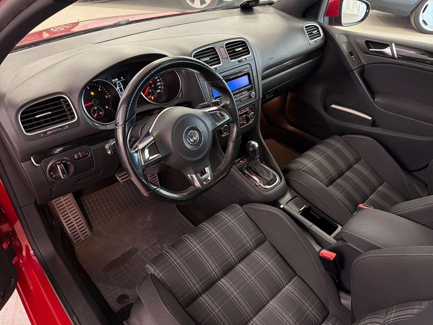 VOLKSWAGEN Golf 2010