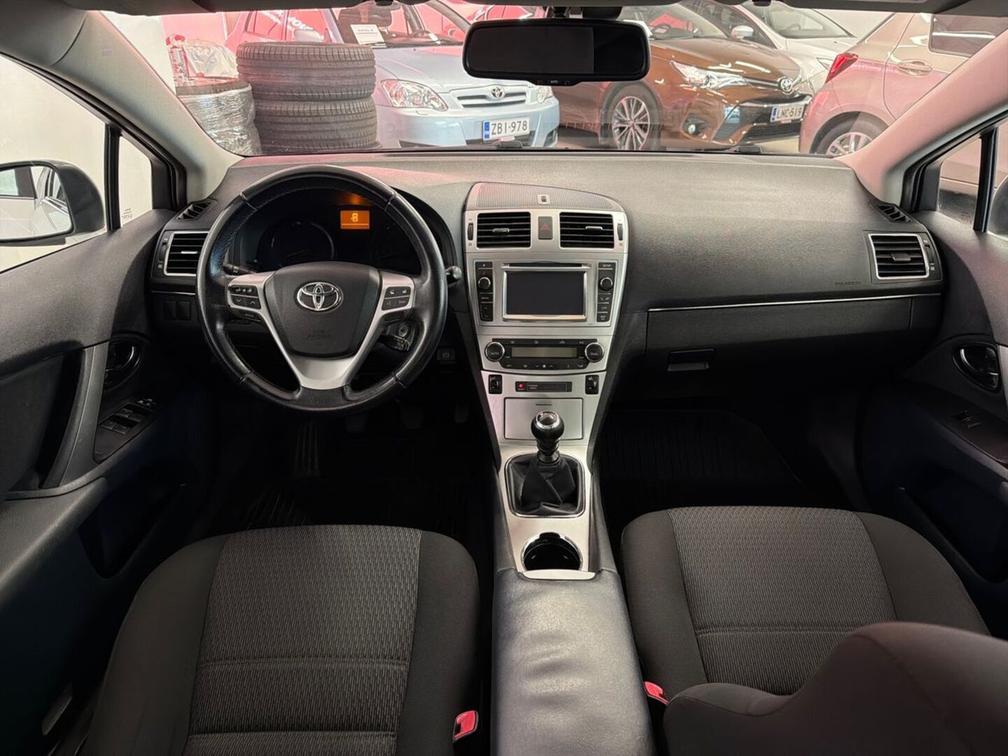 TOYOTA Avensis 2013