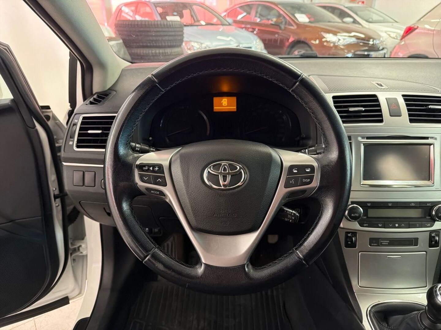 TOYOTA Avensis 2013