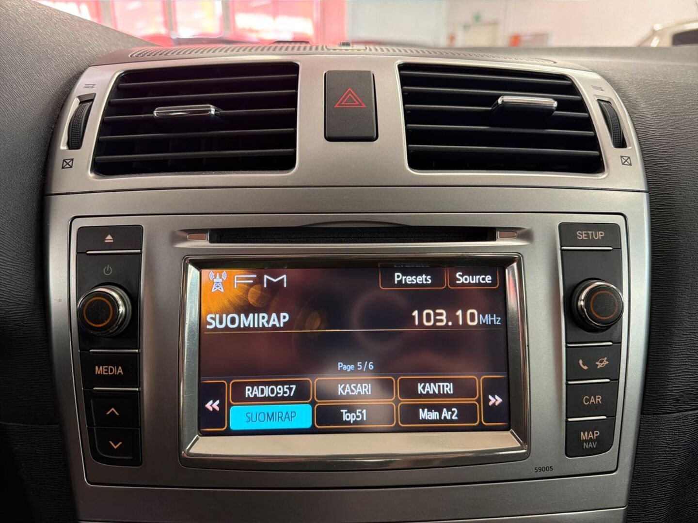 TOYOTA Avensis 2013