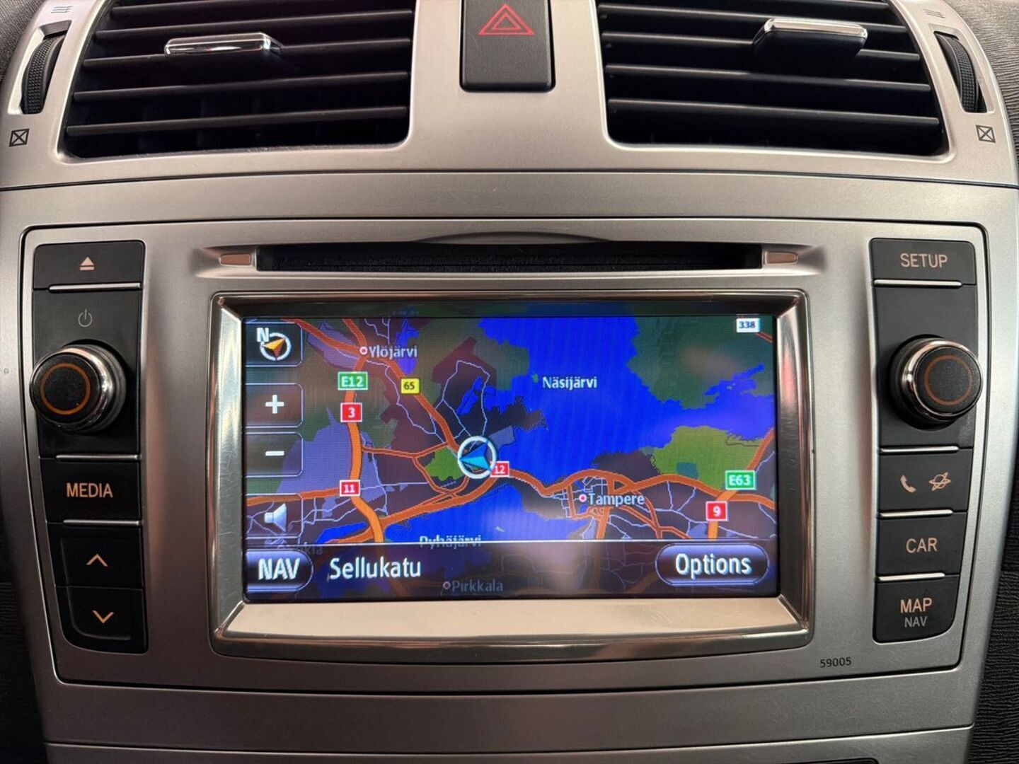 TOYOTA Avensis 2013