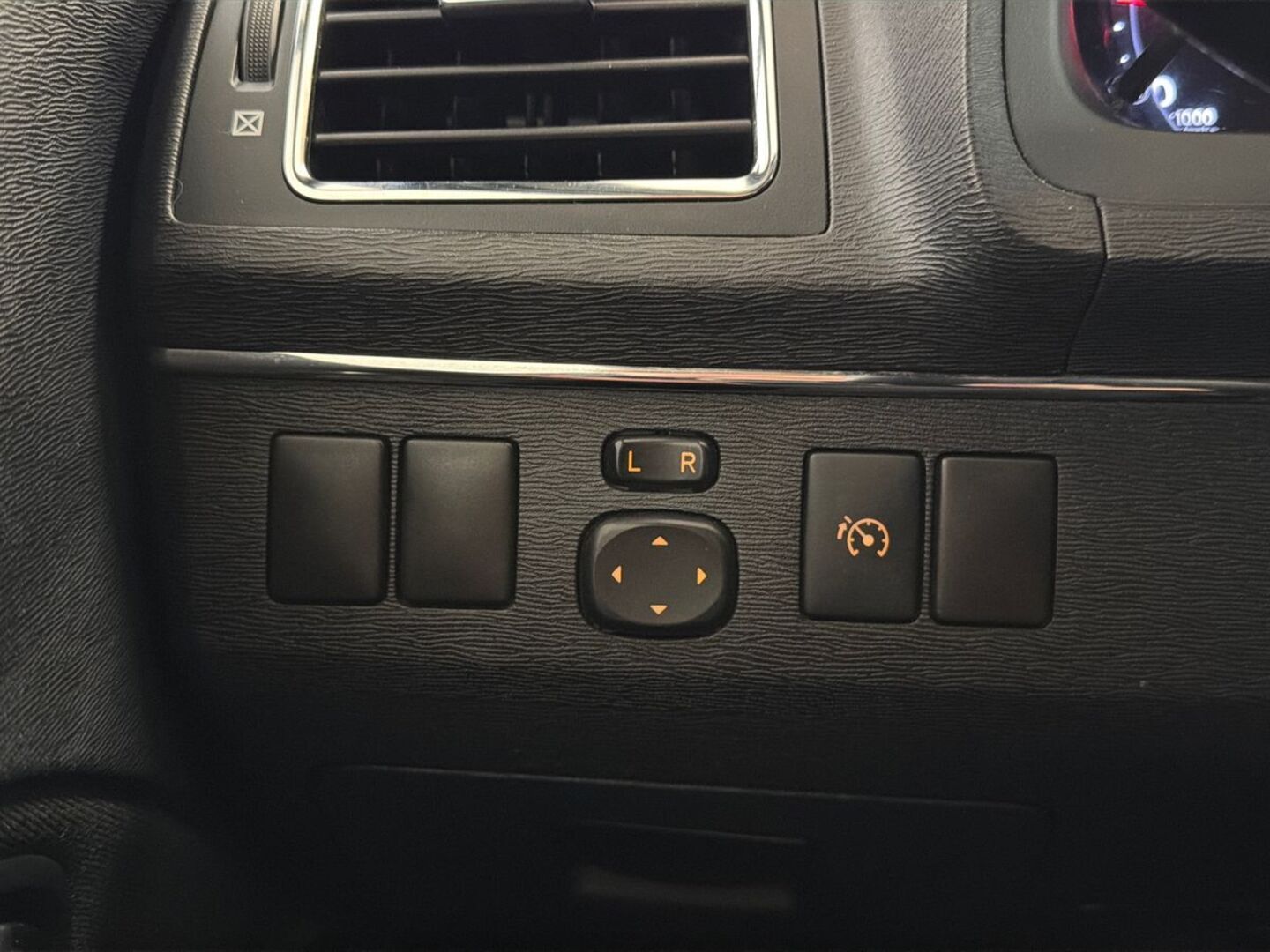 TOYOTA Avensis 2013