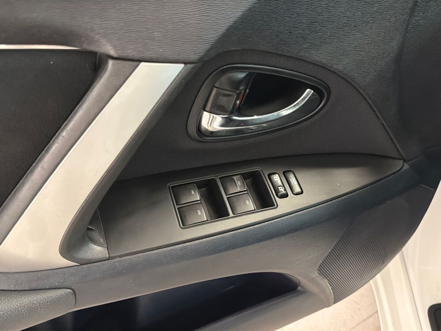 TOYOTA Avensis 2013