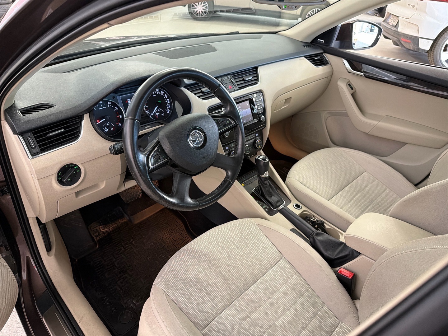 SKODA Octavia 2014